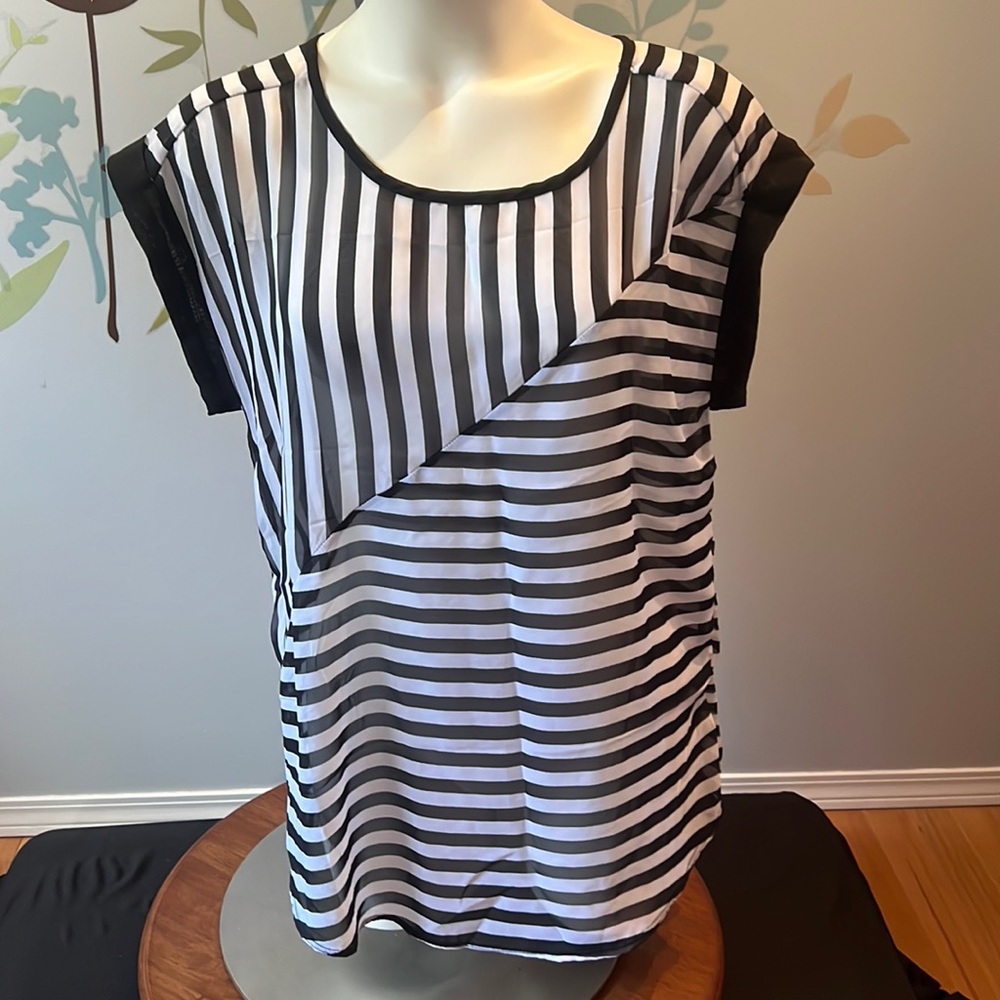 4/$20 Black and White Sheer Top